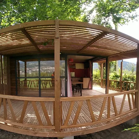 Les Grillons Camping 3*